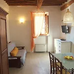 Apartment Nell'antica Torre Di Fronte A