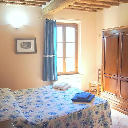 Nell'antica Torre Di Fronte A Διαμέρισμα Σιένα