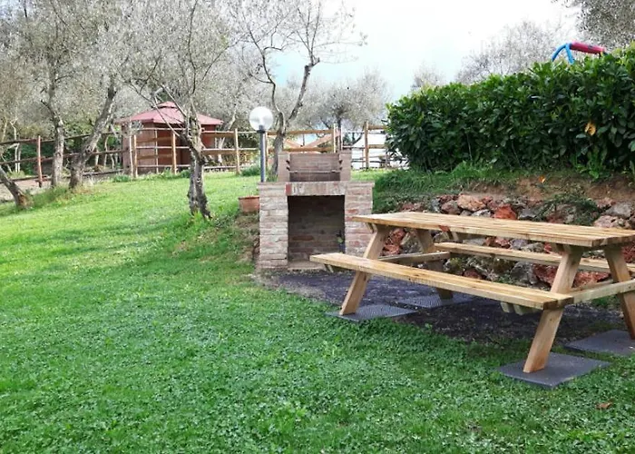 Nell'antica Torre Di Fronte A *