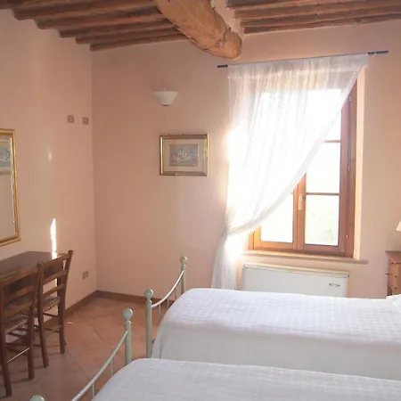 Nell'antica Torre Di Fronte A Daire Siena