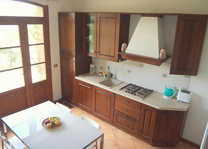 Nell'antica Torre Di Fronte A شقة *